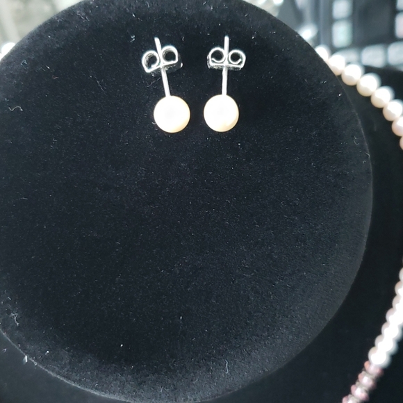 Pearl Necklace set - Picture 8 of 9